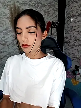 Snapshot of AlisSon__hot chatting on 10-29-25, 04:04 AlisSon hot online show from 10-29-25, 04:04