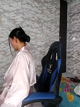 Snapshot of AlisSon__hot chatting on 12-04-25, 04:33 AlisSon hot online show from 12-04-25, 04:33