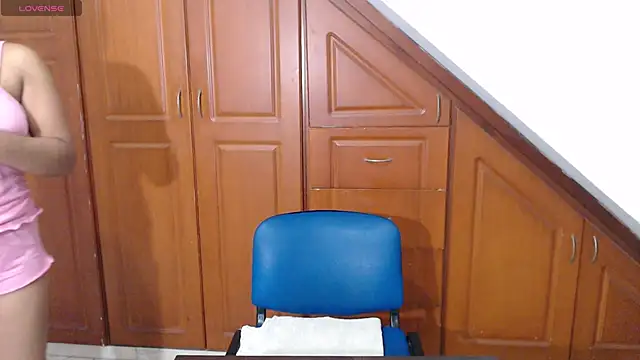 veronica em1 online show from 11-10-25, 03:22