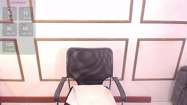 Snapshot of veronica_em1 chatting on 04-28-26, 01:38 veronica em1 online show from 04-28-26, 01:38