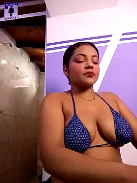 Snapshot of veronica_em1 chatting on 04-30-26, 02:12 veronica em1 online show from 04-30-26, 02:12