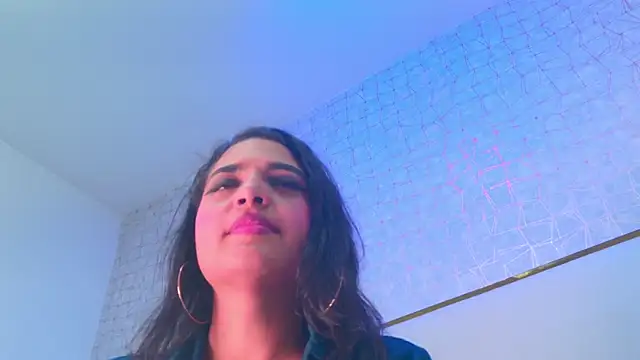 Snapshot of thalia888_ chatting on 07-12-26, 07:05 thalia888 online show from 07-12-26, 07:05