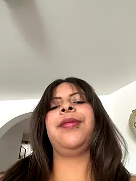 Snapshot of MiaCollinssx chatting on 09-17-25, 04:52 MiaCollinssx online show from 09-17-25, 04:52