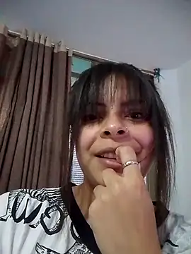 Snapshot of MiaCollinssx chatting on 11-15-25, 11:07 MiaCollinssx online show from 11-15-25, 11:07