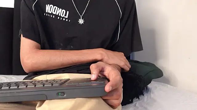 alexmark  online show from 02-18-26, 01:18