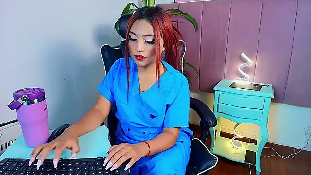 Naiaa Cruz online show from 02-28-26, 07:48