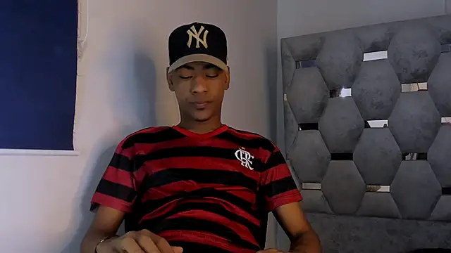 tiago xxx  online show from 10-20-25, 08:09