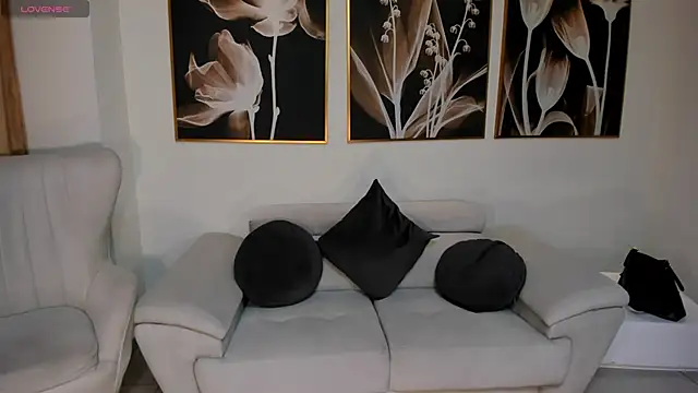 LeahNovac online show from 09-24-25, 11:13