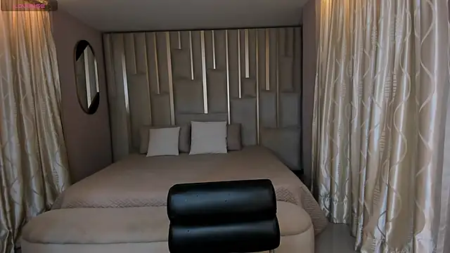 LeahNovac online show from 10-23-25, 11:20