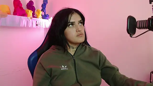 Snapshot of sari_belle chatting on 10-07-25, 10:01 sari belle online show from 10-07-25, 10:01