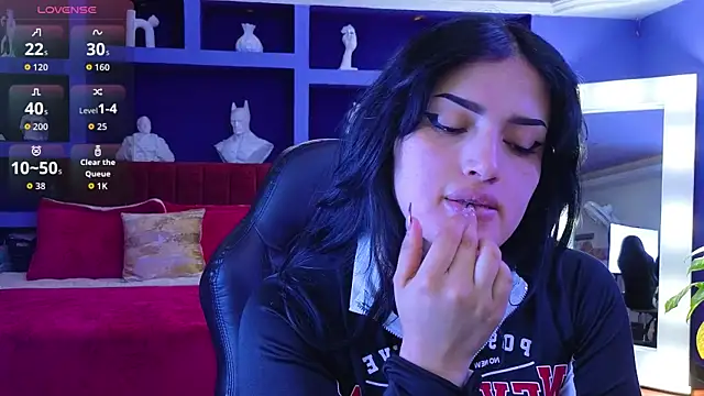 Snapshot of sari_belle chatting on 10-24-25, 09:11 sari belle online show from 10-24-25, 09:11