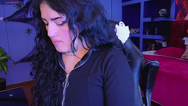 Snapshot of sari_belle chatting on 11-03-25, 08:43 sari belle online show from 11-03-25, 08:43