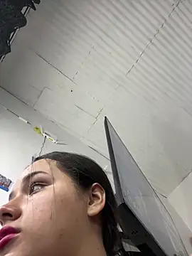 Snapshot of Luciaparker03 chatting on 02-17-26, 01:57 Luciaparker03 online show from 02-17-26, 01:57