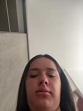 Snapshot of Luciaparker03 chatting on 07-17-26, 12:56 Luciaparker03 online show from 07-17-26, 12:56