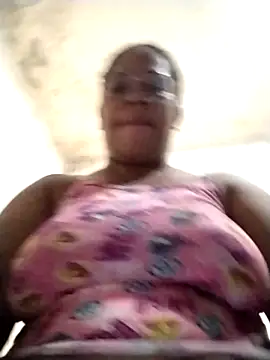 Snapshot of Big_ass_submissive chatting on 09-29-25, 01:38 Big ass submissive online show from 09-29-25, 01:38