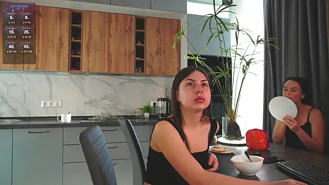 Anny Molly online show from 11-21-25, 06:01