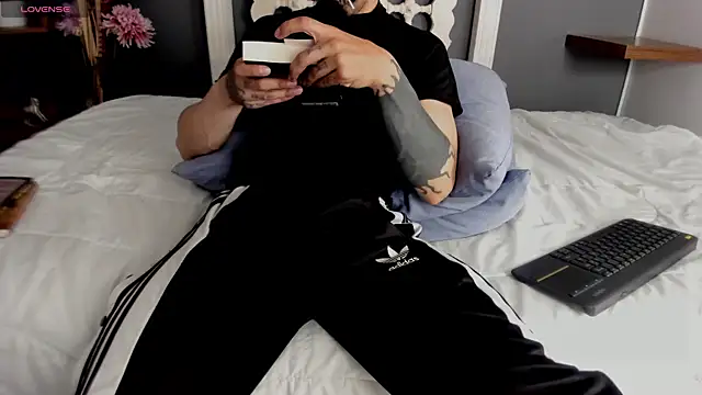 Mr Klein 69 online show from 12-14-25, 01:11