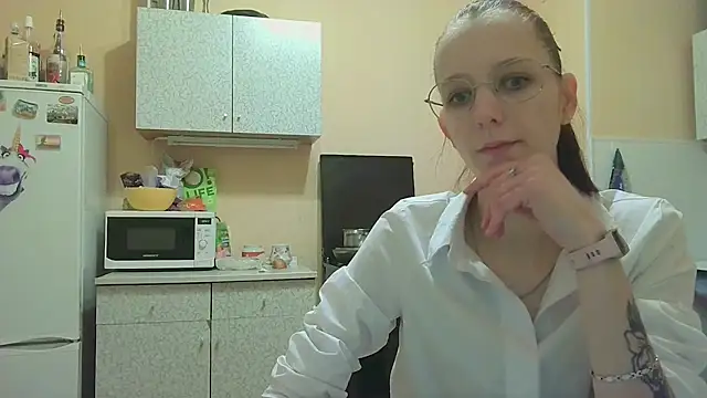 Lucy Divine online show from 10-13-25, 07:36