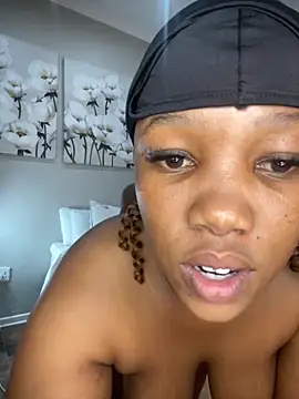 AZURUchan7 online show from 10-30-25, 09:22