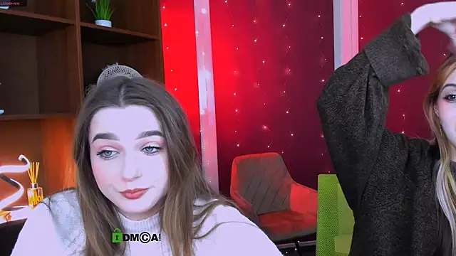 Snapshot of luna_tin chatting on 11-18-25, 05:45 luna tin online show from 11-18-25, 05:45