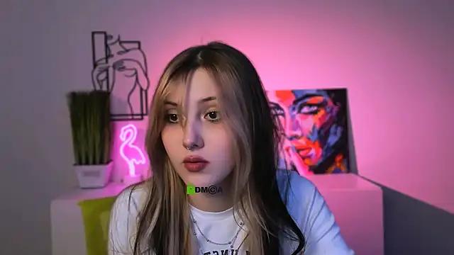 Snapshot of luna_tin chatting on 11-28-25, 07:05 luna tin online show from 11-28-25, 07:05