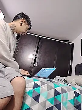 abnerdam01 online show from 12-01-25, 03:06