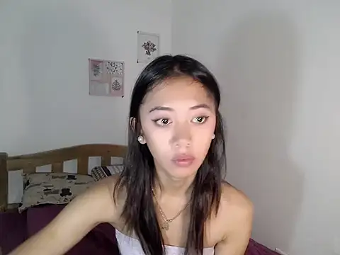 lovely kiannaHugecock online show from 03-24-26, 01:10