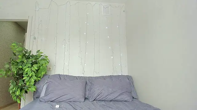 Kelly Gerzikaa online show from 03-22-26, 04:27