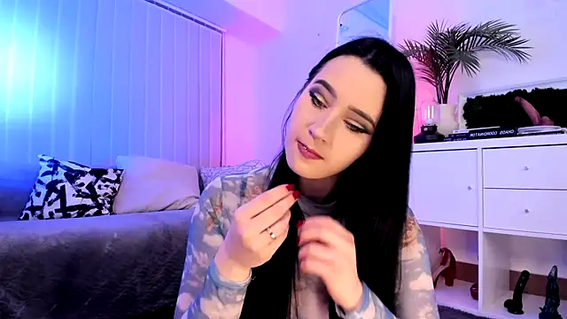 Mary Lori online show from 12-04-25, 07:17