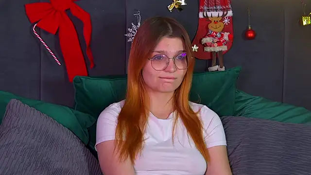 Snapshot of BellaMarebelle chatting on 12-18-25, 04:18 BellaMarebelle online show from 12-18-25, 04:18