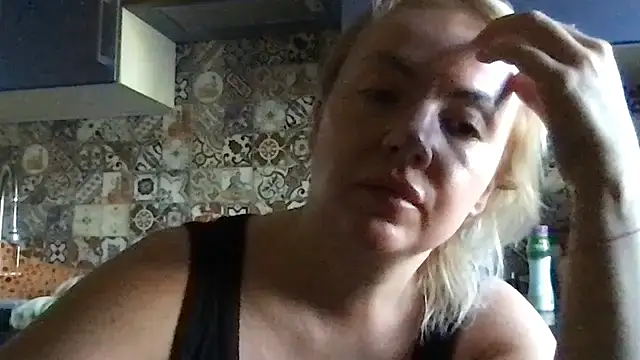 Snapshot of Oksi494 chatting on 07-17-26, 04:23 Oksi494 online show from 07-17-26, 04:23