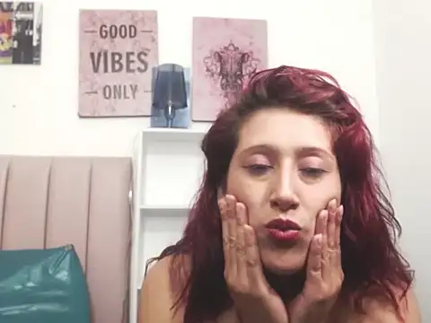 Chloe Wiild online show from 10-04-25, 03:59