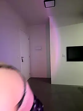 dinexzsummer online show from 10-26-25, 02:50