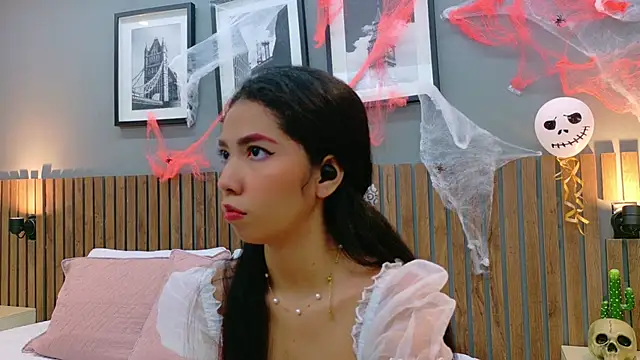 Snapshot of luna_roja25 chatting on 10-22-25, 01:33 luna roja25 online show from 10-22-25, 01:33