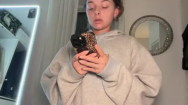 KayleeBella online show from 01-06-26, 09:50