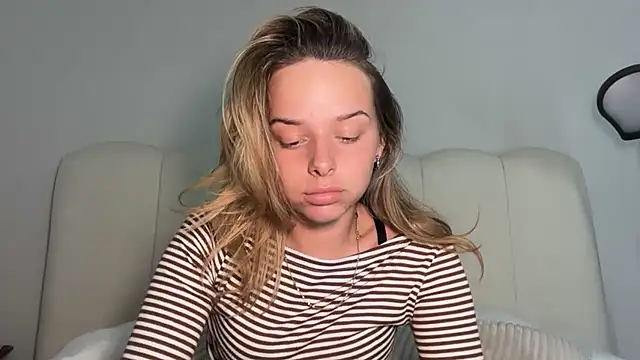 KayleeBella online show from 04-14-26, 07:20