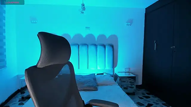 LiamDeep online show from 09-17-25, 04:14