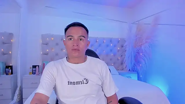 LiamDeep online show from 12-18-25, 08:37