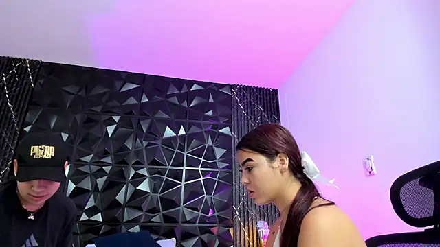 Snapshot of KimberlyLoren chatting on 09-20-25, 01:01 KimberlyLoren online show from 09-20-25, 01:01