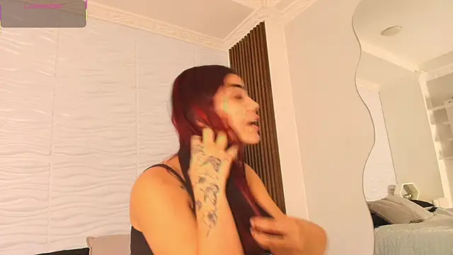 Snapshot of KimberlyLoren chatting on 10-03-25, 04:09 KimberlyLoren online show from 10-03-25, 04:09