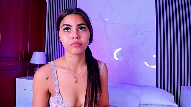 Snapshot of KimberlyLoren chatting on 10-11-25, 09:13 KimberlyLoren online show from 10-11-25, 09:13