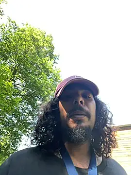 Snapshot of daddyvibes chatting on 06-18-26, 07:52 daddyvibes online show from 06-18-26, 07:52