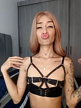 Snapshot of SunshineLizzy chatting on 03-21-26, 05:56 SunshineLizzy online show from 03-21-26, 05:56