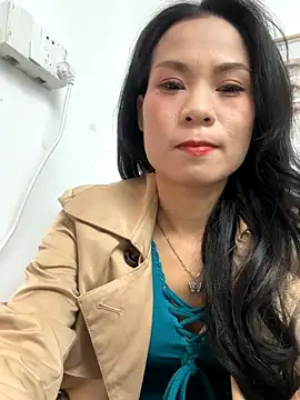 Snapshot of Baby-mmm chatting on 11-19-25, 05:40 Baby-mmm online show from 11-19-25, 05:40