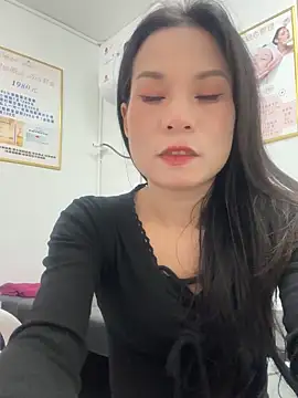 Snapshot of Baby-mmm chatting on 11-30-25, 03:54 Baby-mmm online show from 11-30-25, 03:54