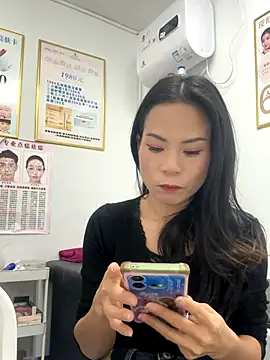 Baby-mmm online show from 12-21-25, 03:08