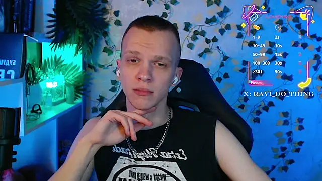 Snapshot of frozen_boy chatting on 09-09-25, 03:55 frozen boy online show from 09-09-25, 03:55