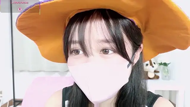 Anne Anne chan online show from 10-31-25, 11:55