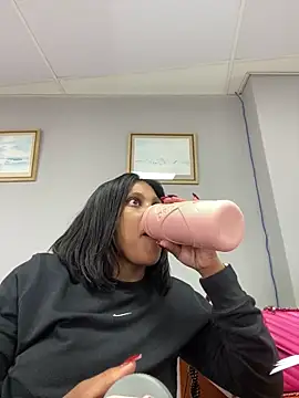 Snapshot of 031bubbles chatting on 12-18-25, 07:47 031bubbles online show from 12-18-25, 07:47