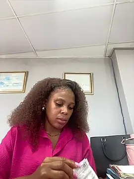 Snapshot of 031bubbles chatting on 02-12-26, 06:30 031bubbles online show from 02-12-26, 06:30